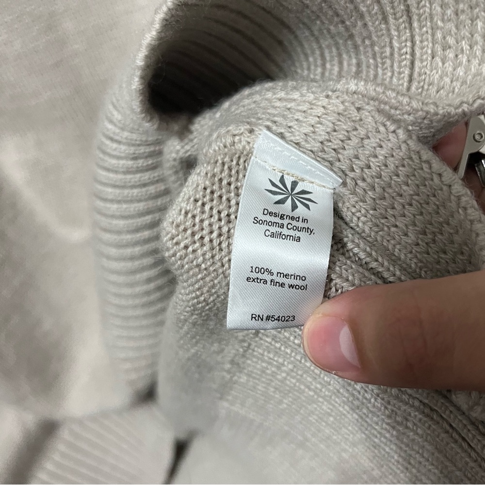 Athleta Nopa 100% Merino Wool Pullover Long Sleeve Beige Sweater Size Small - Picture 5 of 9